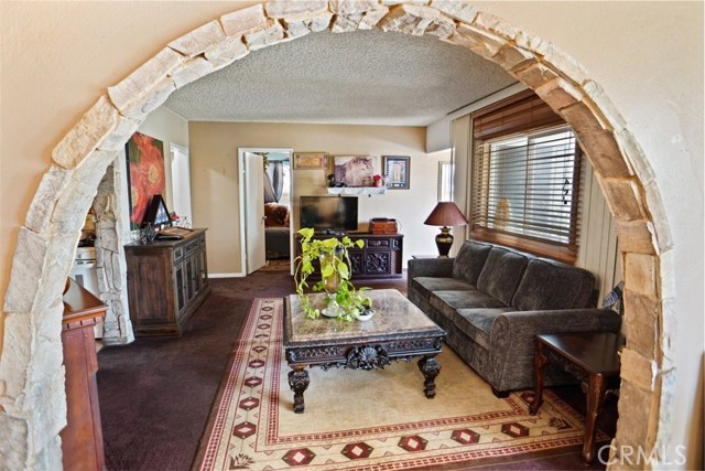 Detail Gallery Image 6 of 12 For 14743 Lakeside St, Sylmar,  CA 91342 - 3 Beds | 2 Baths