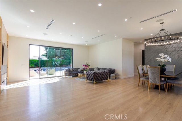 Detail Gallery Image 30 of 70 For 7714 Lasaine Ave, Northridge,  CA 91325 - 3 Beds | 4 Baths