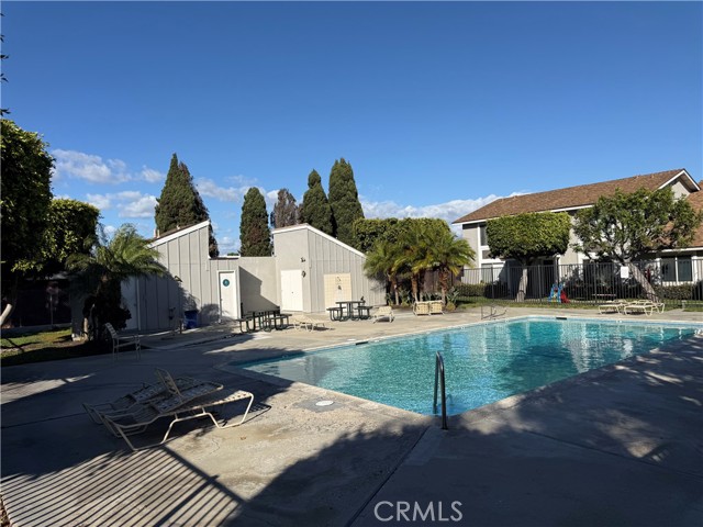 Detail Gallery Image 22 of 25 For 6672 Sun Dr #C,  Huntington Beach,  CA 92647 - 3 Beds | 1/1 Baths