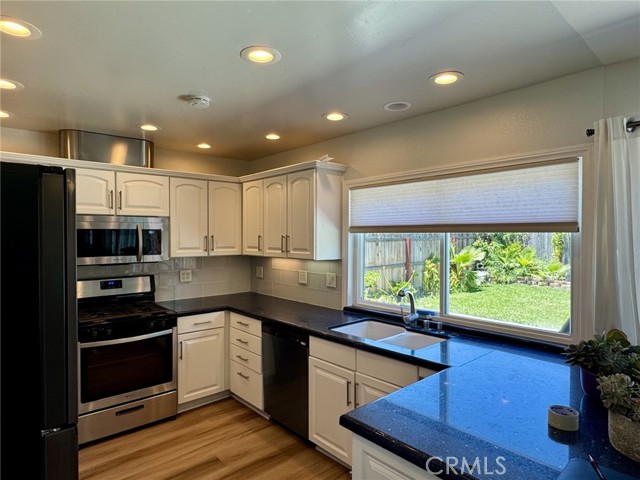 14121 Picasso Court, Irvine CA: https://media.crmls.org/medias/9332e47e-1b8b-4516-9e35-d4cf43287424.jpg