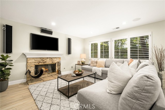 Detail Gallery Image 13 of 53 For 62 Linhaven, Irvine,  CA 92602 - 4 Beds | 2/1 Baths