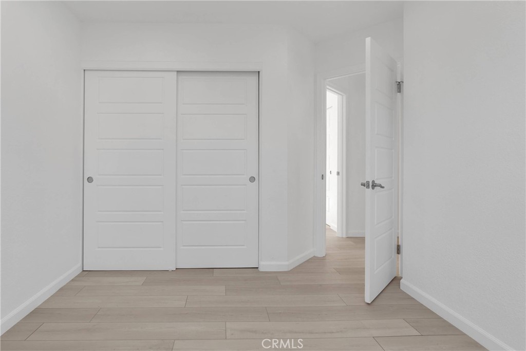 https://media.crmls.org/medias/933305e9-45a7-4085-b2c7-188e30f6789e.jpg?preset=X-Large