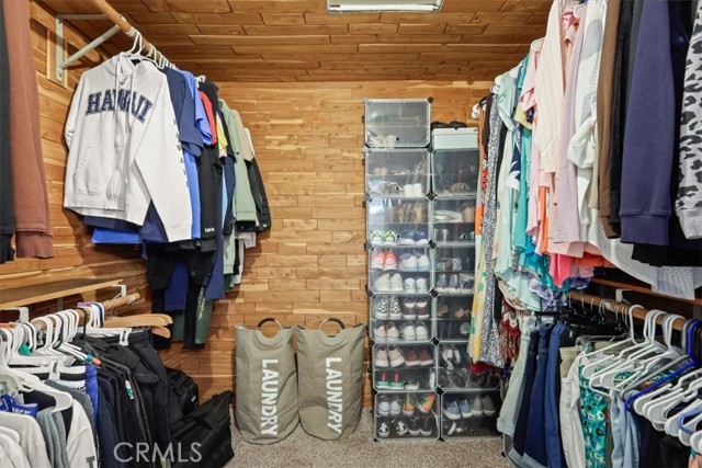 Detail Gallery Image 23 of 70 For 15717 Rosehaven Ln, Canyon Country,  CA 91387 - 3 Beds | 2/1 Baths