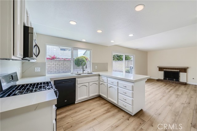 Detail Gallery Image 11 of 36 For 7902 Willow Ln, La Palma,  CA 90623 - 4 Beds | 3 Baths