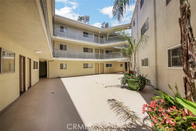 Building Courtyard