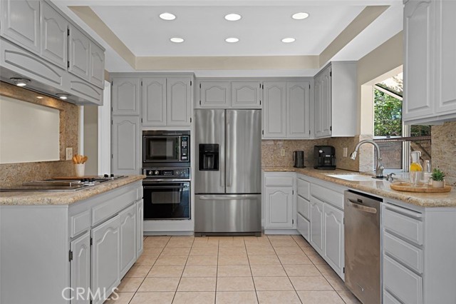Detail Gallery Image 2 of 23 For 3386 Montagne Way, Thousand Oaks,  CA 91362 - 4 Beds | 2/1 Baths