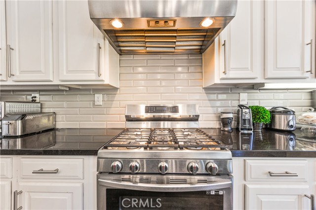 Detail Gallery Image 19 of 48 For 23850 Hollingsworth Dr, Murrieta,  CA 92562 - 4 Beds | 3/1 Baths