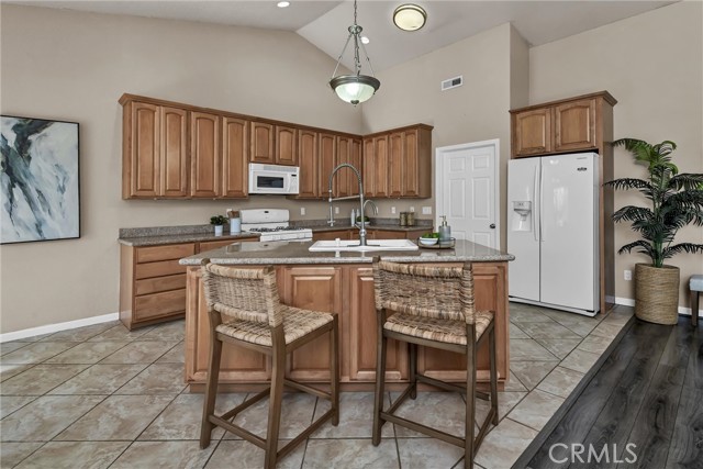 Detail Gallery Image 9 of 33 For 18411 Kentwood Pl, Hidden Valley Lake,  CA 95467 - 3 Beds | 2 Baths