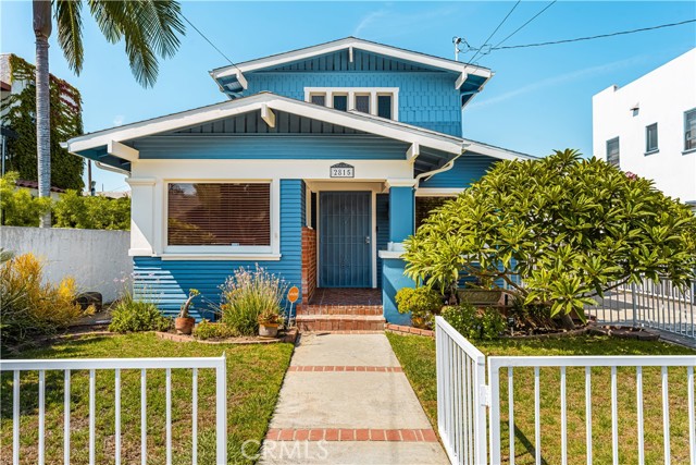 Detail Gallery Image 1 of 74 For 2815 E 5th St, Long Beach,  CA 90814 - 3 Beds | 2 Baths