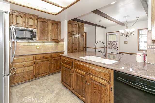835 N Lincoln Street, Burbank CA: https://media.crmls.org/medias/933646de-b842-4918-892f-0d7b4966e535.jpg