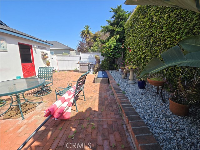 1950 Springfield Avenue, Hermosa Beach, California 90254, 3 Bedrooms Bedrooms, ,1 BathroomBathrooms,Residential,Sold,Springfield,SB24097224