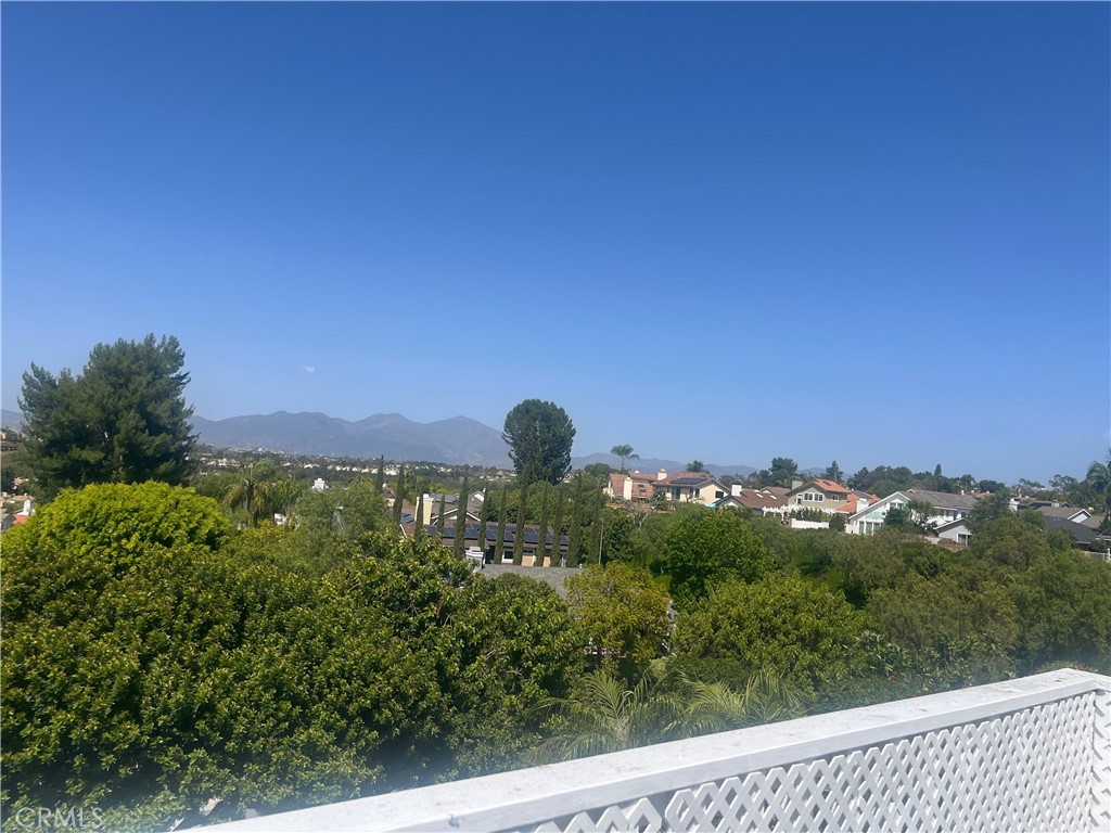 https://media.crmls.org/medias/93377186-5ae2-499a-a1fd-ddbd514d7a74.jpg?preset=X-Large