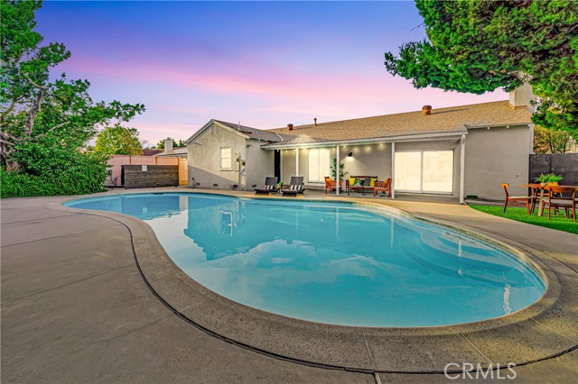 20742 Lull Street, Winnetka CA: https://media.crmls.org/medias/9337df3d-06b8-4979-8bb8-4365b7ebb469.jpg