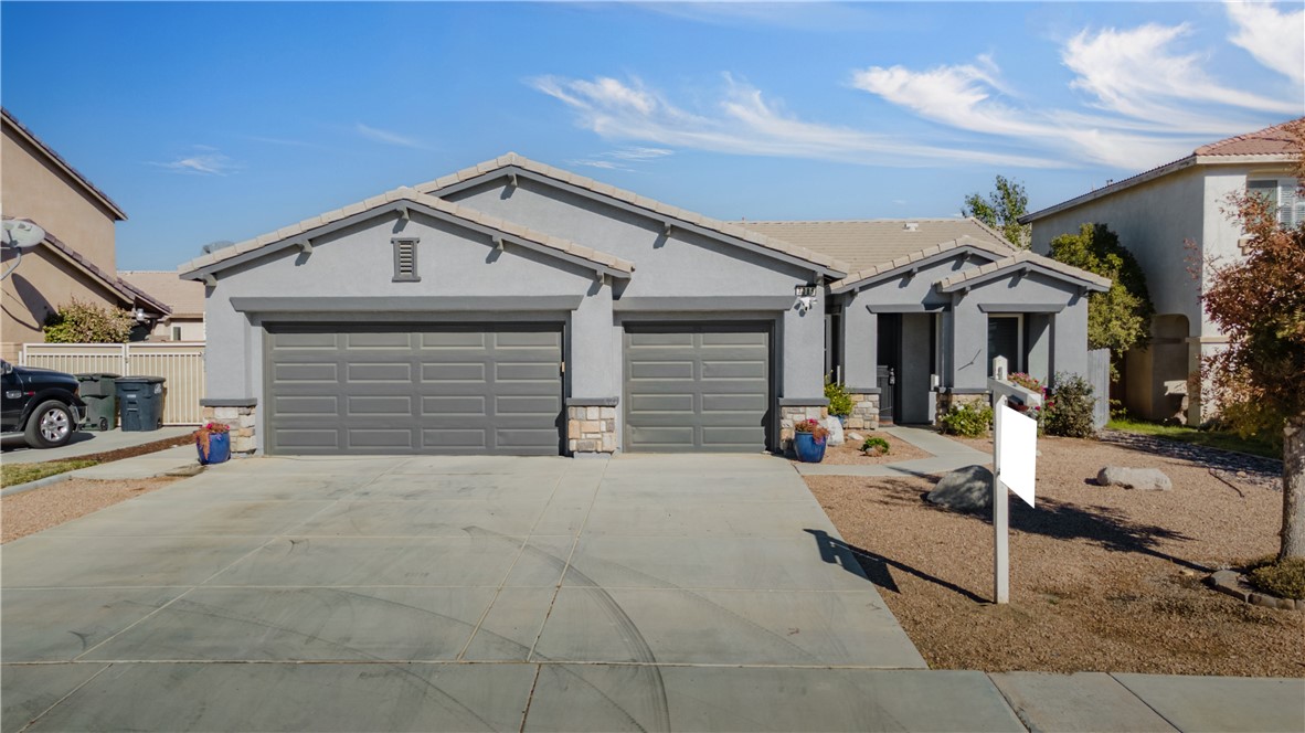 Detail Gallery Image 5 of 44 For 3085 Summer Breeze, Rosamond,  CA 93560 - 4 Beds | 2 Baths