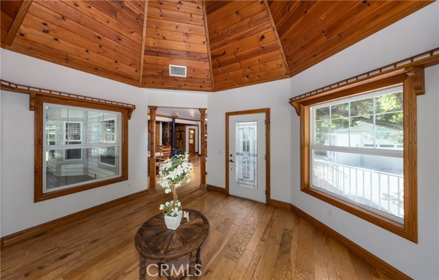 Detail Gallery Image 4 of 41 For 1840 Old Waterman Canyon Rd, San Bernardino,  CA 92404 - 3 Beds | 3/1 Baths