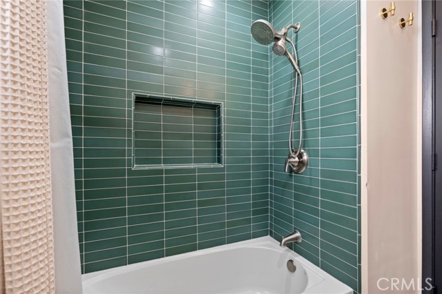 Detail Gallery Image 19 of 40 For 6417 Graves, Lake Balboa,  CA 91406 - 3 Beds | 2 Baths