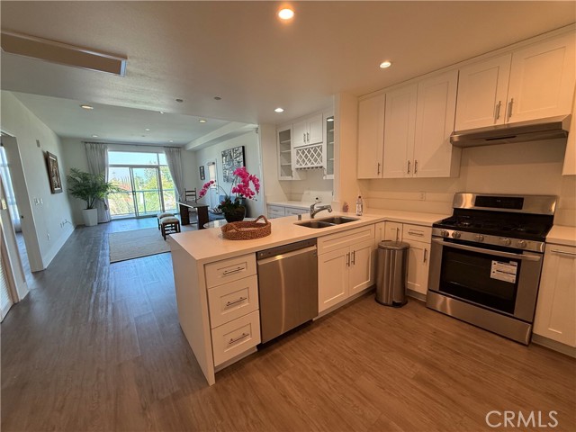 Detail Gallery Image 2 of 19 For 56 E Duarte Rd #420,  Arcadia,  CA 91006 - 1 Beds | 2 Baths