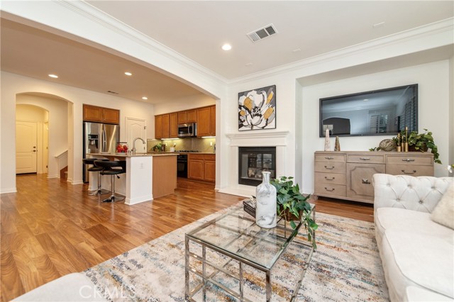 Detail Gallery Image 3 of 21 For 70 Great Lawn, Irvine,  CA 92620 - 4 Beds | 3 Baths