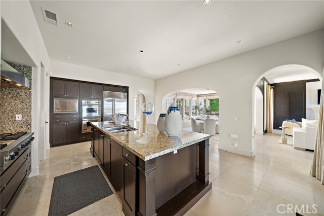 39 Sarteano Dr., Newport Coast CA: https://media.crmls.org/medias/933a8f23-bf75-4c34-9e1f-51d4133b807e.jpg
