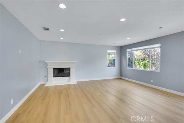 29138 Harmony Way, Saugus CA: https://media.crmls.org/medias/933b0417-9599-4aa6-8e79-24deba8e78c1.jpg