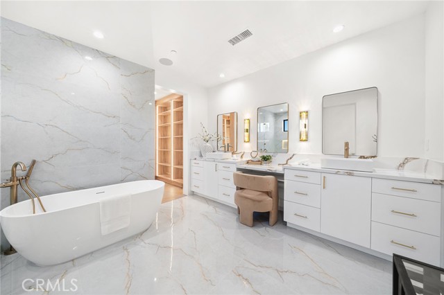 5945 Hesperia Avenue, Encino CA: https://media.crmls.org/medias/933bfb08-3fce-40b9-aa7f-286dc3e7f07f.jpg