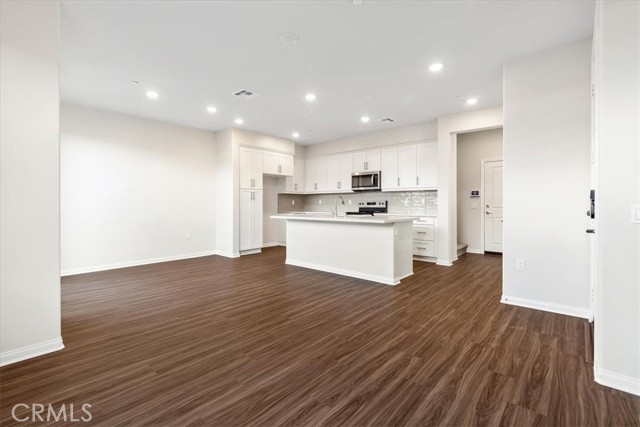 Detail Gallery Image 5 of 16 For 1447 Prairie Rose Ln, Upland,  CA 91786 - 3 Beds | 2/1 Baths