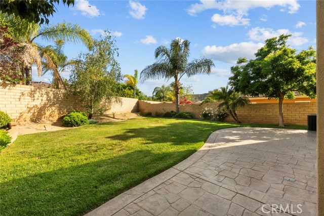 19316 Sidani Lane, Saugus CA: https://media.crmls.org/medias/933d216e-7543-4e7a-8be0-8e83b23b38e0.jpg