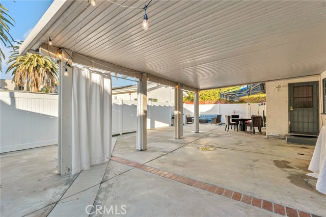 Detail Gallery Image 17 of 50 For 22137 Gault St, Canoga Park,  CA 91303 - – Beds | – Baths