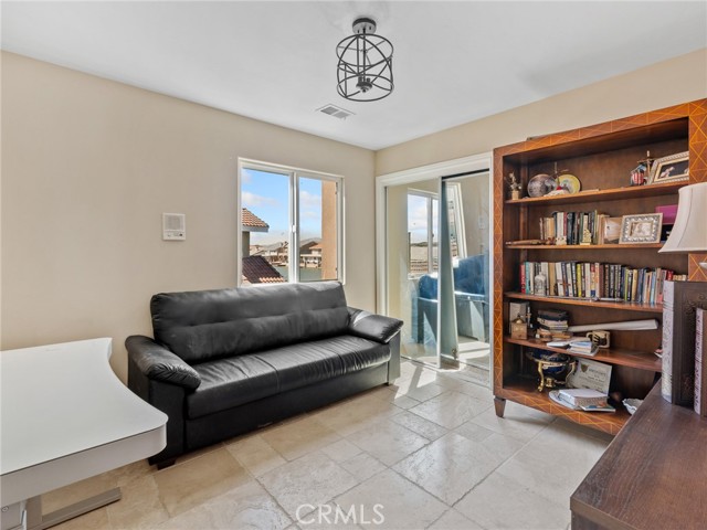 18160 Harbor Drive, Victorville CA: https://media.crmls.org/medias/933def49-a13d-4407-bfa8-c8032289d6f6.jpg