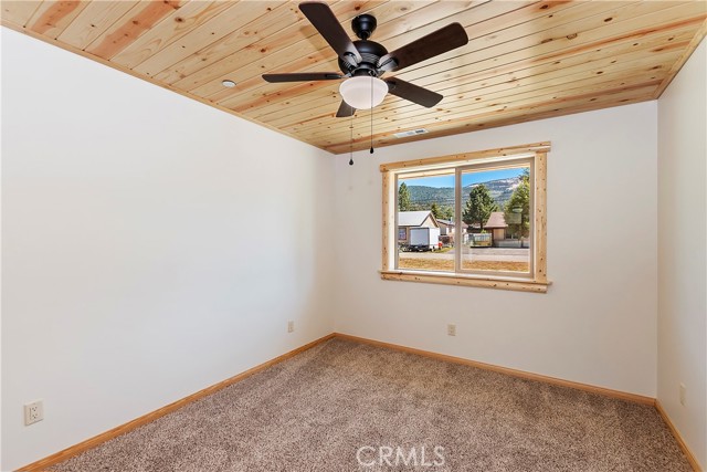 Detail Gallery Image 25 of 32 For 878 Fir Ln, Big Bear City,  CA 92314 - 3 Beds | 2 Baths