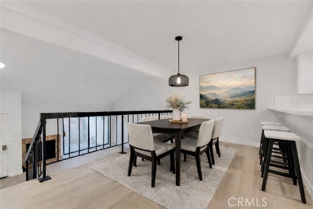 Detail Gallery Image 8 of 41 For 18423 Collins St a,  Tarzana,  CA 91356 - 2 Beds | 1/1 Baths