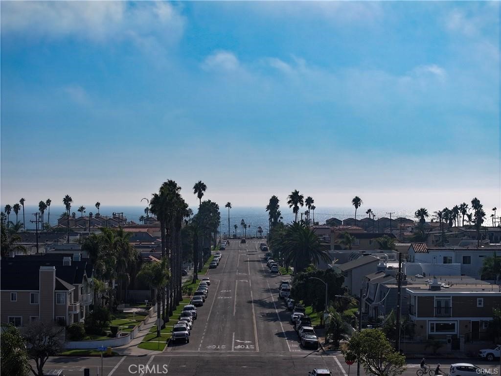 https://media.crmls.org/medias/933f727f-5601-4351-a29b-e14281b84a1b.jpg?preset=X-Large