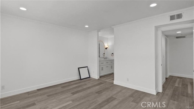 10500 Sunland Boulevard, Sunland CA: https://media.crmls.org/medias/933f8556-8afc-4c1a-aeaa-a18465a11cd1.jpg