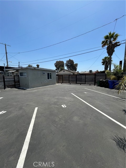 Detail Gallery Image 12 of 14 For 12008 Roscoe Blvd, North Hollywood,  CA 91605 - 0 Beds | 1 Baths