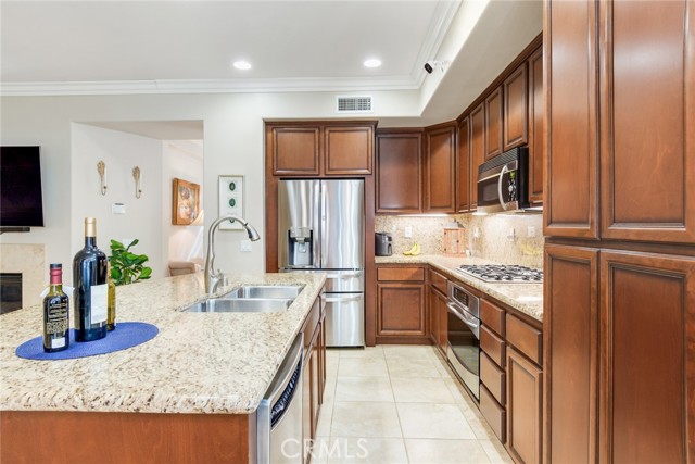 Detail Gallery Image 9 of 50 For 23799 Cahuilla Ct, Corona,  CA 92883 - 2 Beds | 2 Baths