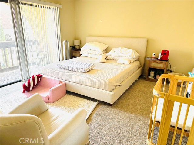 300 N Isabel Street, Glendale CA: https://media.crmls.org/medias/9340202e-a34b-4aa1-a1f6-3fe59f7dddfd.jpg