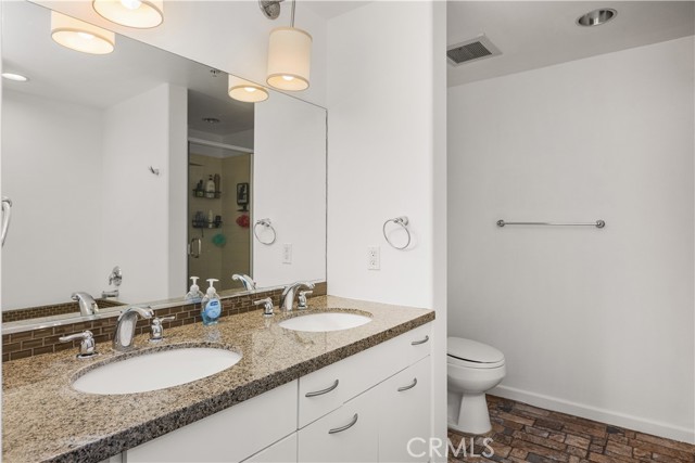 Detail Gallery Image 13 of 32 For 250 N First St #322,  Burbank,  CA 91502 - 2 Beds | 2 Baths