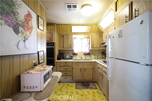 Detail Gallery Image 17 of 40 For 1801 E. Collins Ave #65,  Santa Ana,  CA 92867 - 2 Beds | 2 Baths