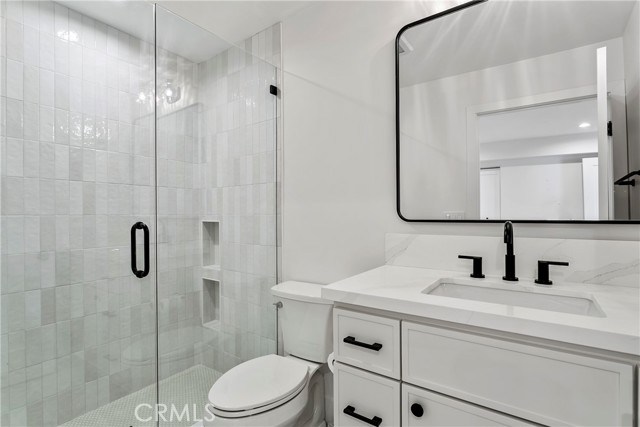 Detail Gallery Image 11 of 24 For 913 E Balboa Blvd #B,  Newport Beach,  CA 92661 - 3 Beds | 3 Baths