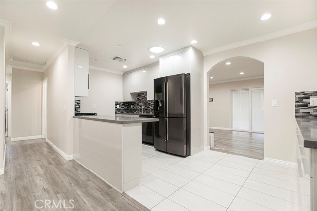 8215 Saint Clair Avenue, North Hollywood CA: https://media.crmls.org/medias/9340e912-a4bd-4fed-9812-d07da594b345.jpg