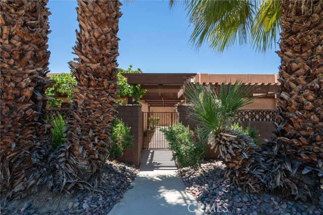 Detail Gallery Image 3 of 18 For 73600 San Gorgonio Way, Palm Desert,  CA 92260 - – Beds | – Baths