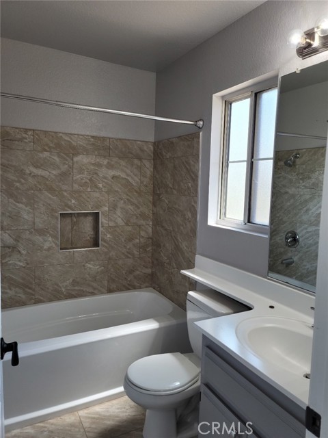 Detail Gallery Image 18 of 26 For 201 Laurel Ave #17,  Brea,  CA 92821 - 2 Beds | 2/1 Baths