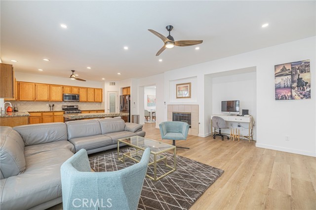 38343 Bonino Drive, Palmdale CA: https://media.crmls.org/medias/934233e5-3318-4fd5-873b-9a7cbdc4b944.jpg