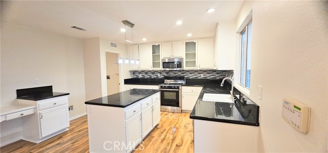 Detail Gallery Image 11 of 29 For 23501 Mountain Breeze, Murrieta,  CA 92562 - 4 Beds | 2/1 Baths