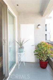 https://media.crmls.org/medias/9343105c-e008-421b-ab58-3b080a84c9ee.jpg?preset=X-Large