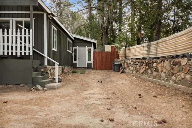 Detail Gallery Image 3 of 39 For 2667 Hunsaker, Running Springs,  CA 92382 - 4 Beds | 2 Baths