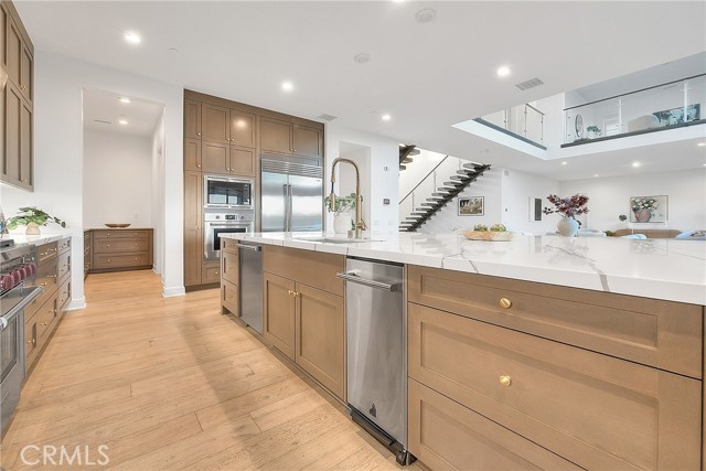 Detail Gallery Image 27 of 68 For 20164 Galway Ln, Porter Ranch,  CA 91326 - 5 Beds | 5/1 Baths