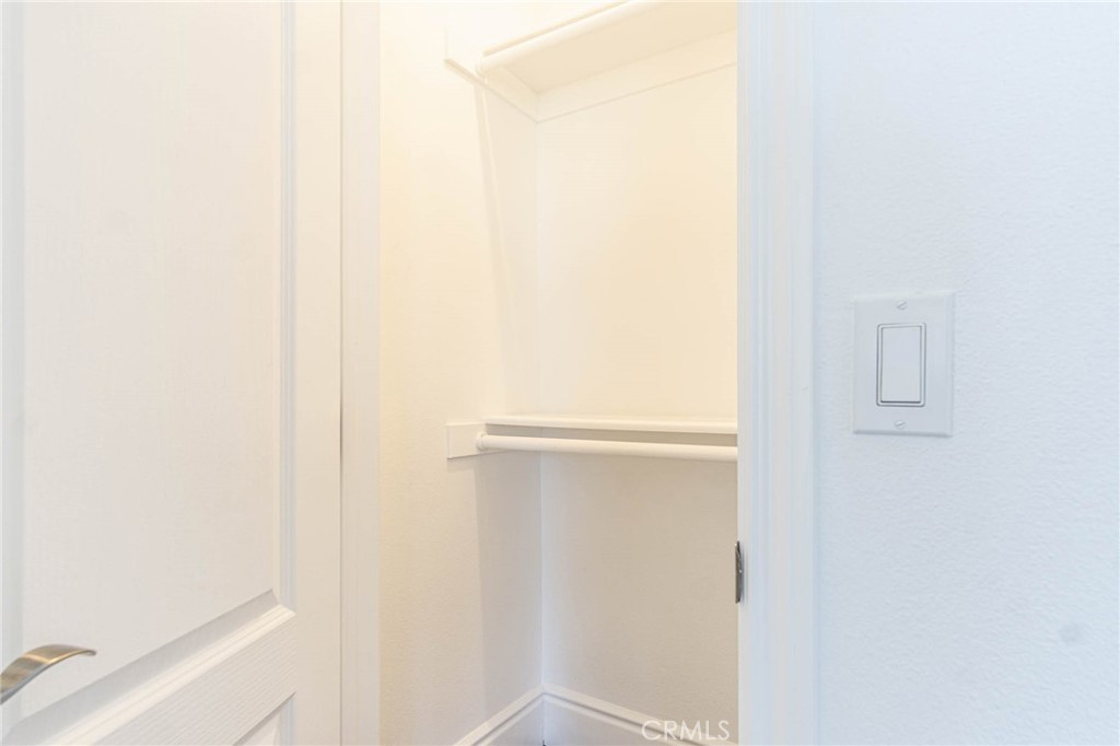 https://media.crmls.org/medias/934418a1-4c4a-4c8e-b278-90a38938e438.jpg?preset=X-Large