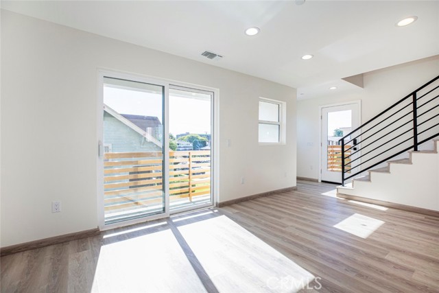 Detail Gallery Image 13 of 30 For 1754 N Berendo St #C,  Los Angeles,  CA 90027 - 3 Beds | 2/1 Baths