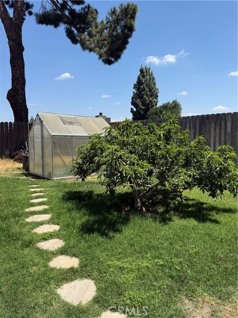 27247 San Jose Avenue, Madera CA: https://media.crmls.org/medias/934506a0-a81c-4f94-b236-f64666fd38bc.jpg